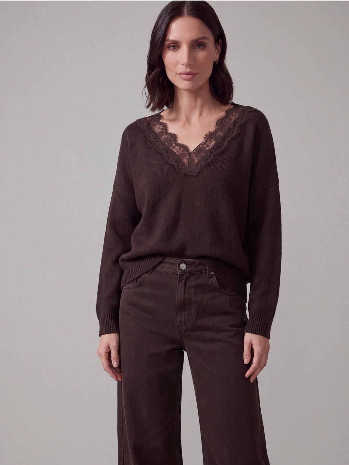 MAGLIONE FONDENTE CON PIZZO