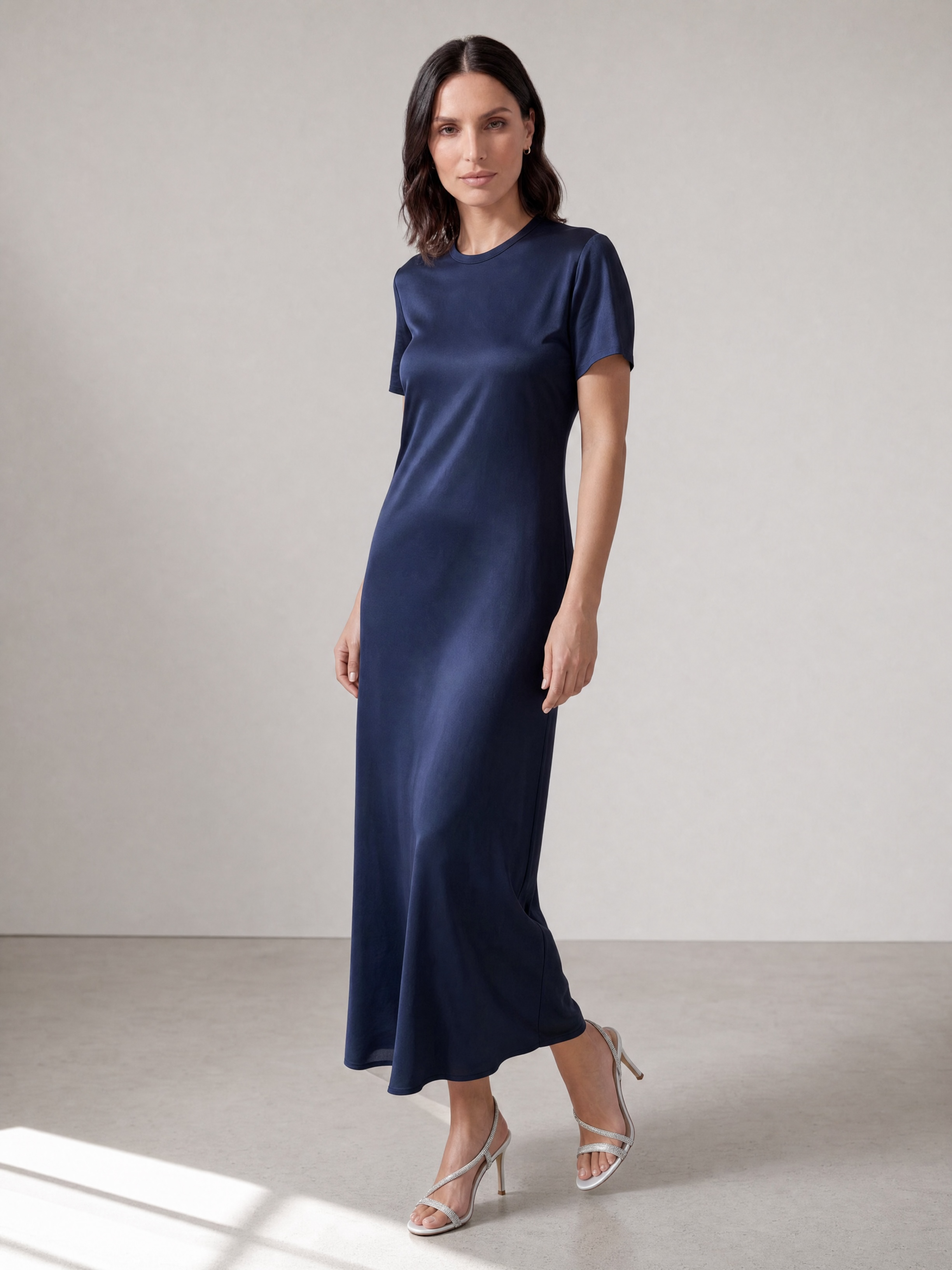 ABITO LUNGO BLU MINIMAL CHIC