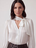 CAMICIA BIANCA FLUIDA CON FIOCCO