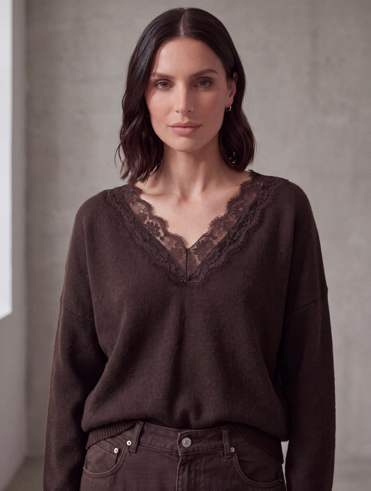 MAGLIONE FONDENTE CON PIZZO