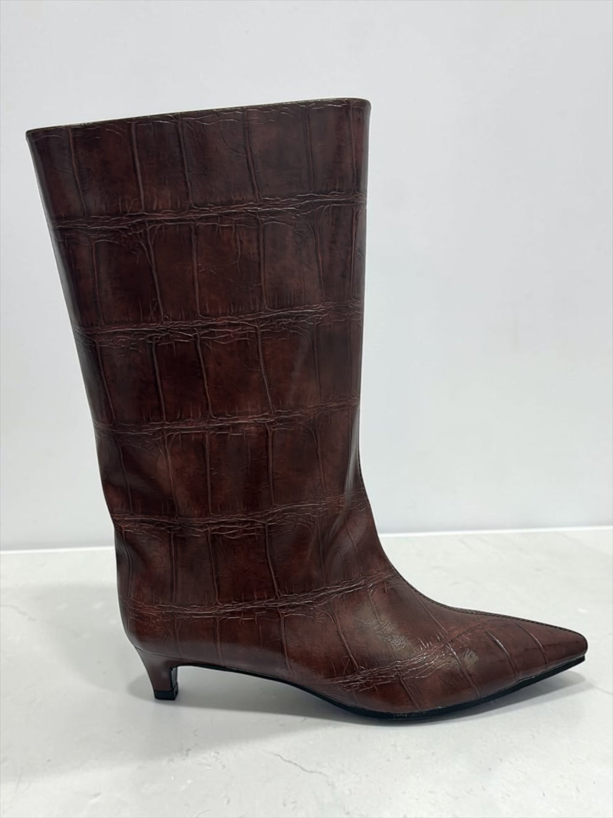 TRONCHETTO MARRONE STAMPA CROCO CON GAMBALE LARGO