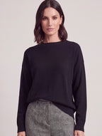 MAGLIA NERA CON PIZZO SUL RETRO
