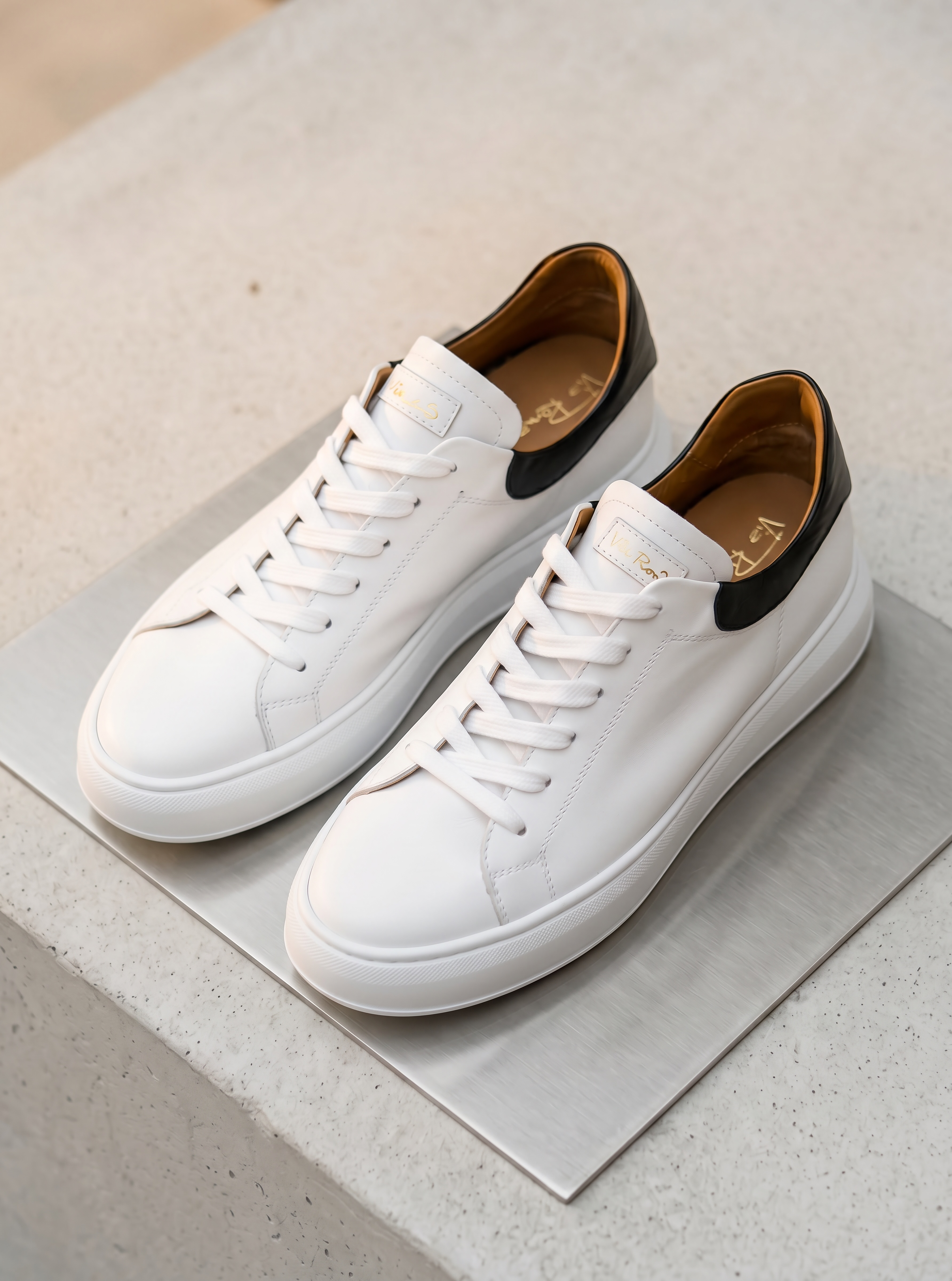 SNEAKERS IN PELLE