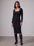 ABITO IN MAGLIA NERO CON SCOLLO QUADRATO