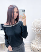 MAGLIONE SCOLLO A BARCA NERO