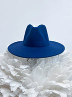 CAPPELLO IN TANTI COLORI