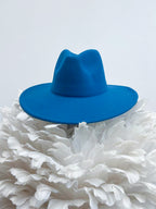 CAPPELLO IN TANTI COLORI