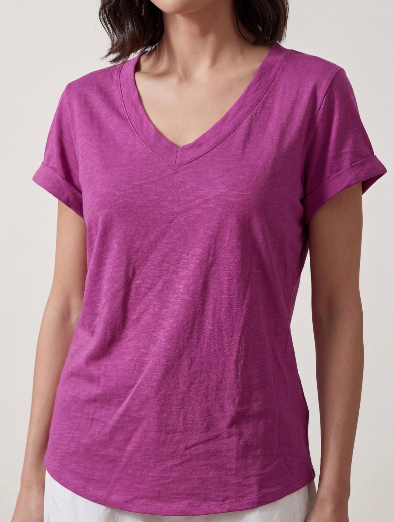 TSHIRT SCOLLO A V CICLAMINO