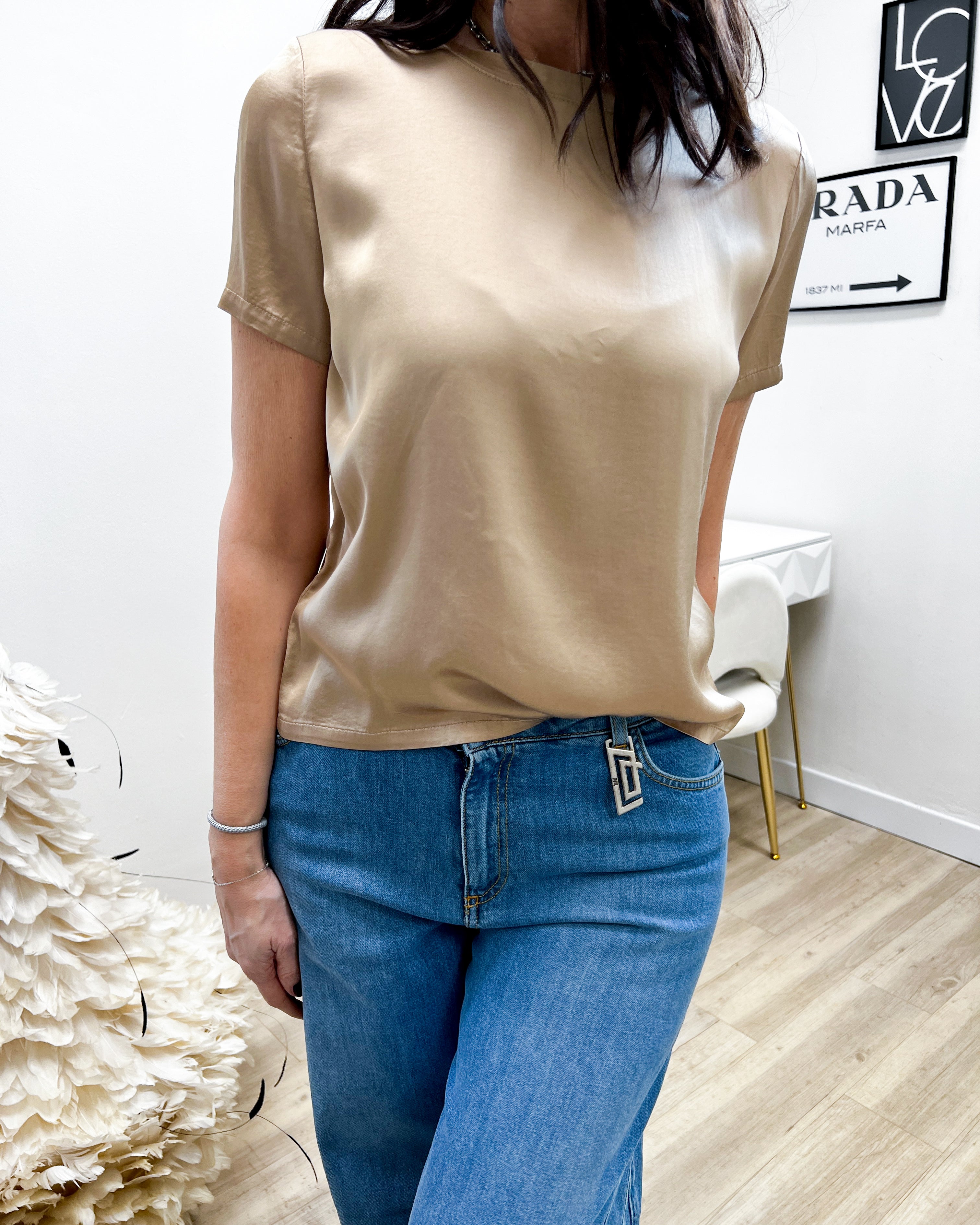 T-SHIRT SATIN SCOLLO TONDO MANICA CORTA IN TANTI COLORI