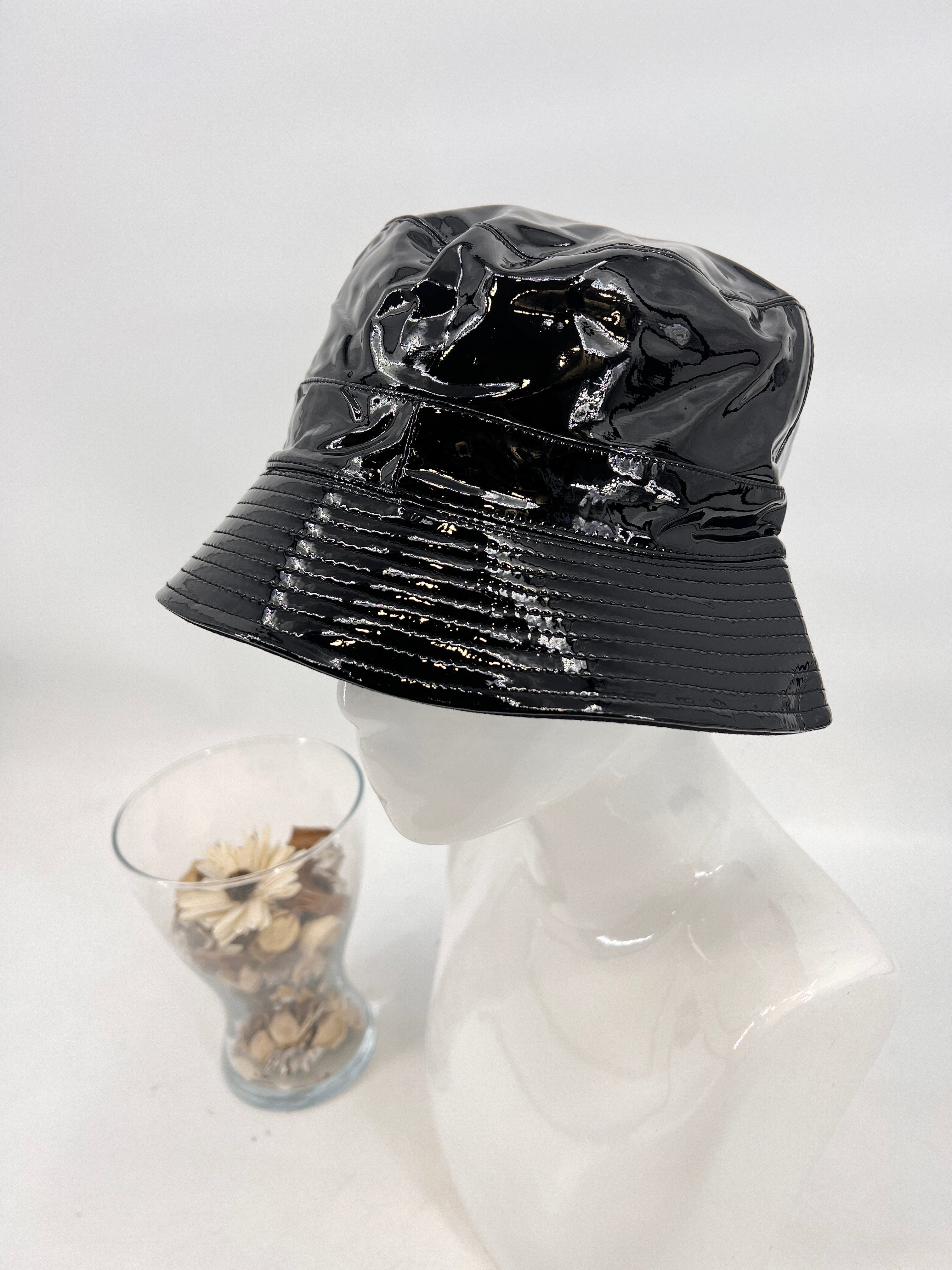 CAPPELLO ANTIPIOGGIA