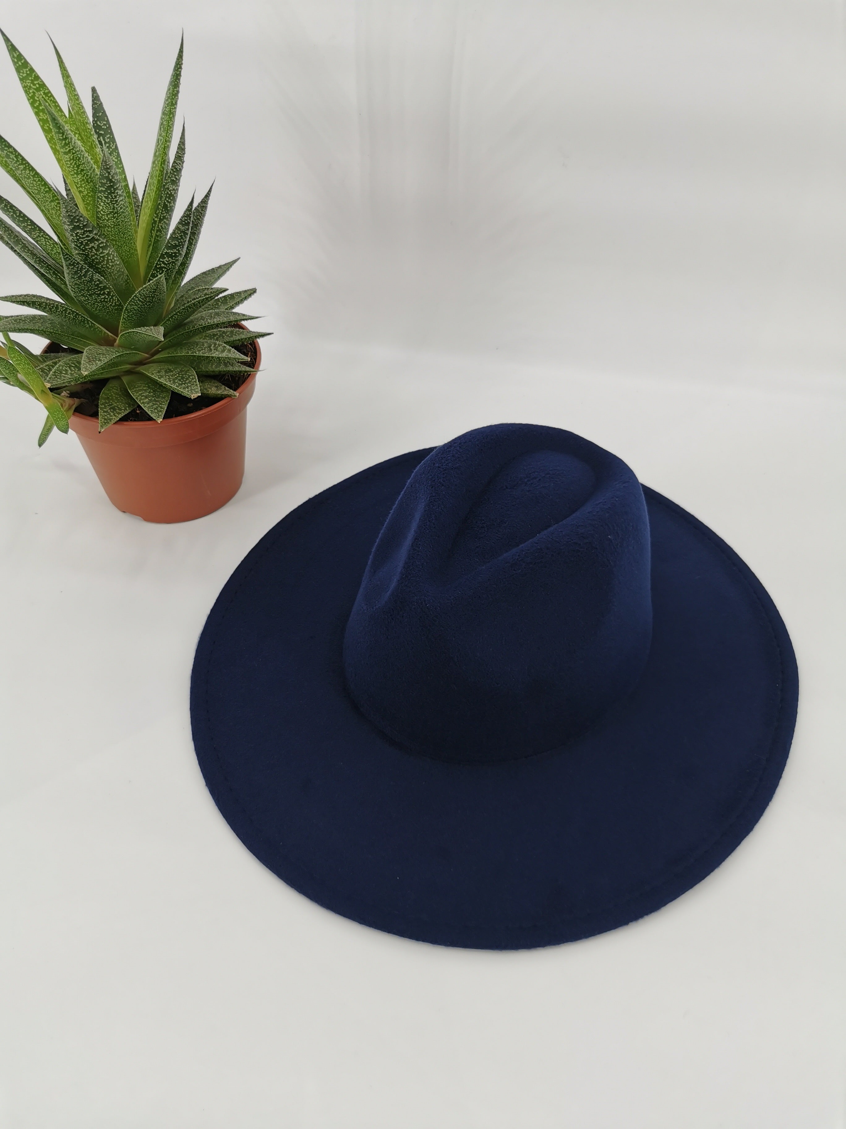 CAPPELLO IN TANTI COLORI