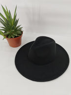 CAPPELLO IN TANTI COLORI