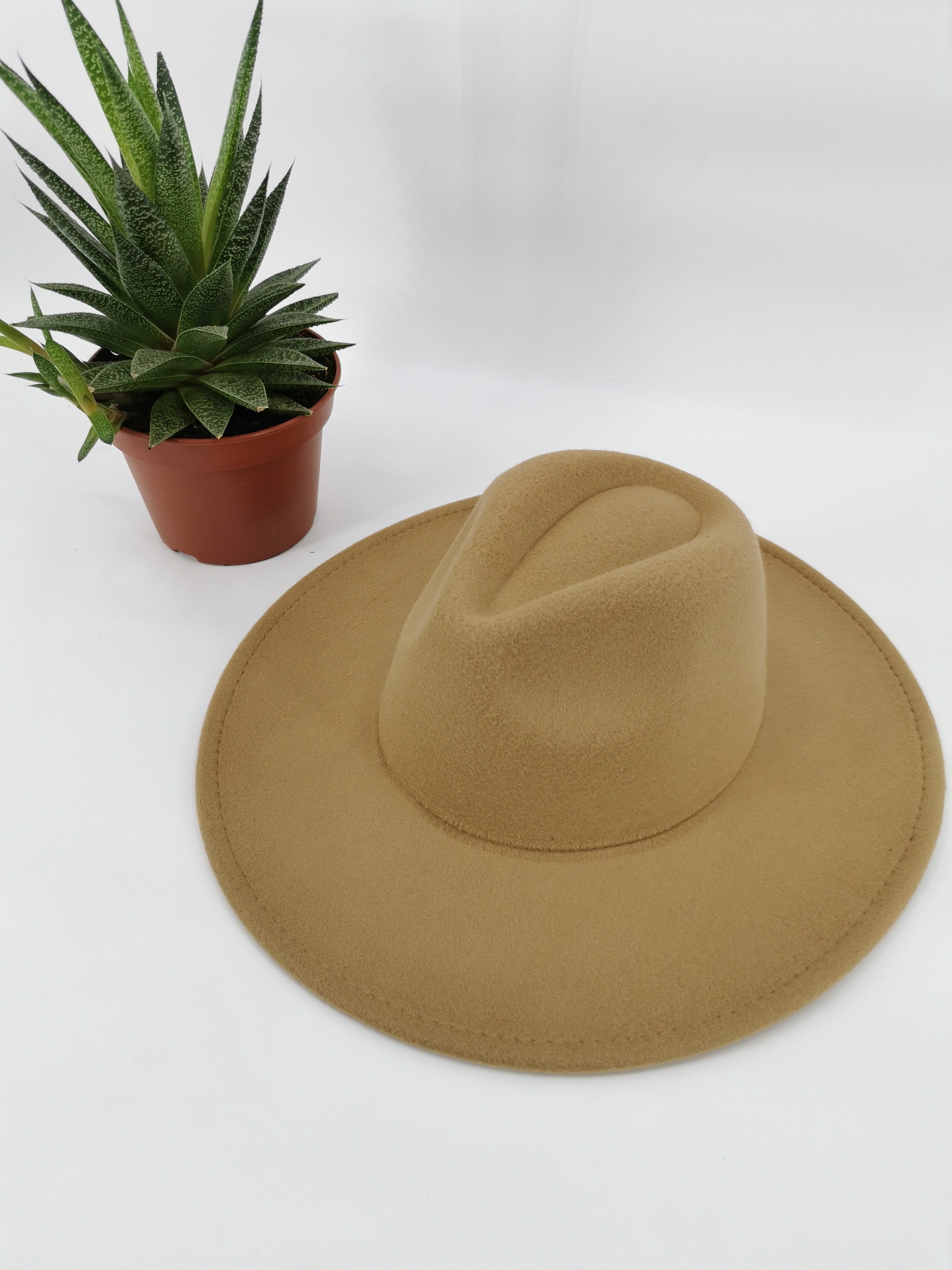 CAPPELLO IN TANTI COLORI