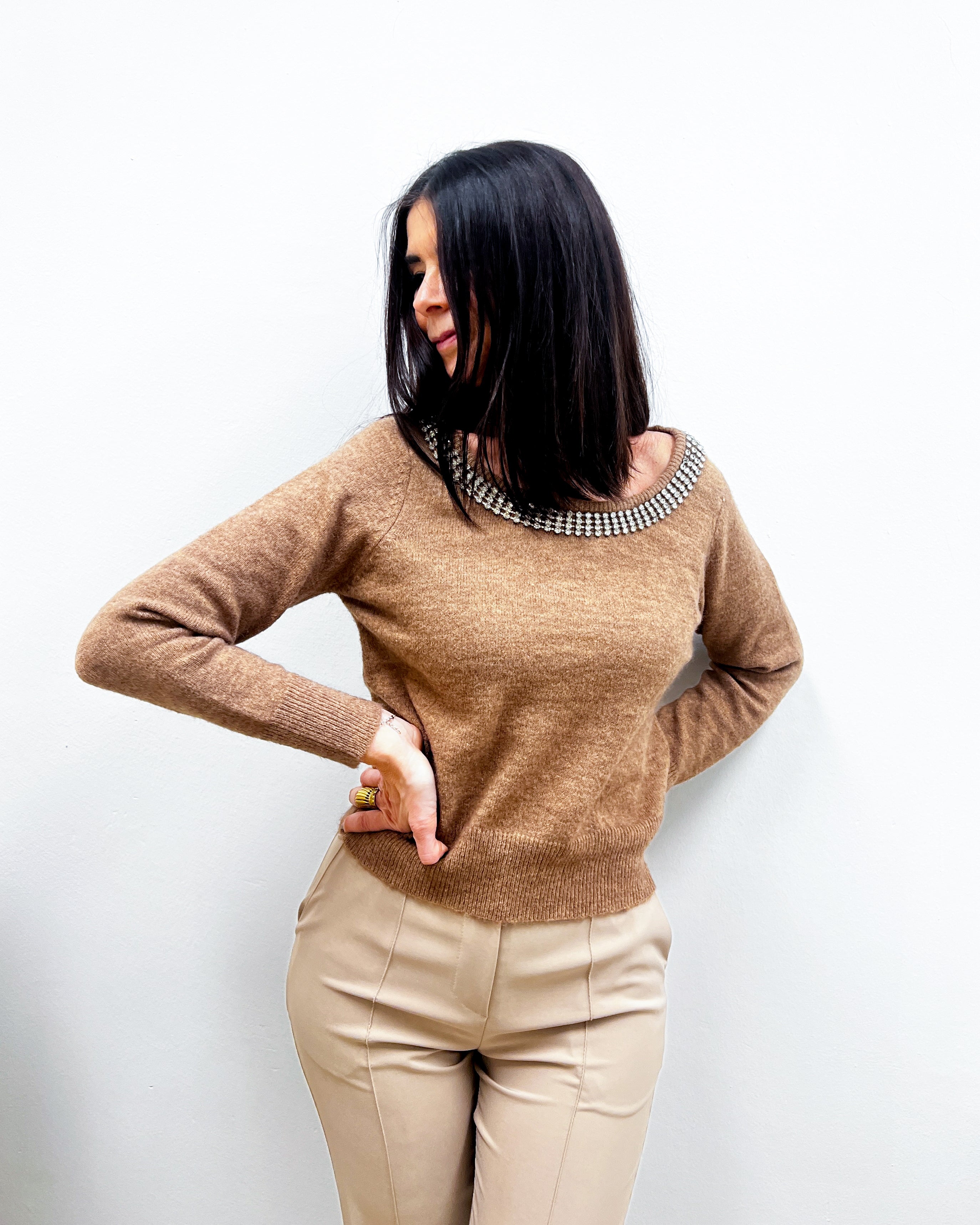 MAGLIONE SCOLLO A BARCA CAMMELLO