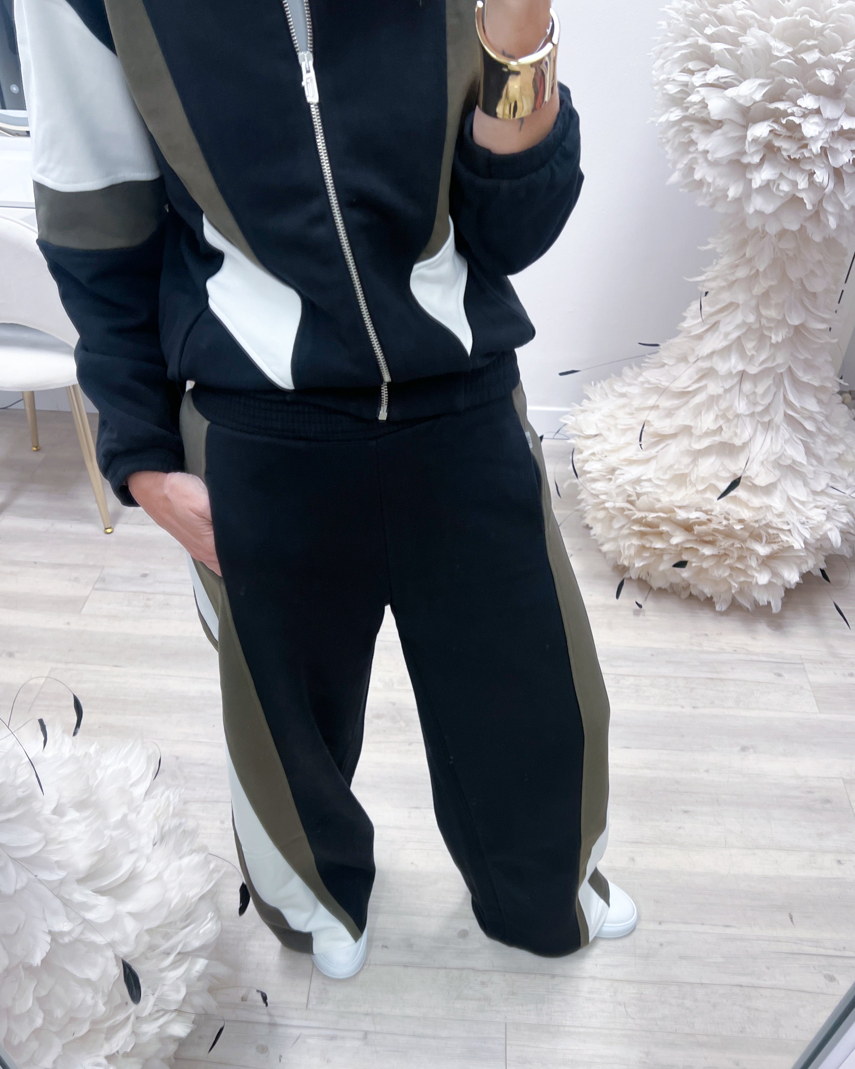 PANTALONI CON BANDE