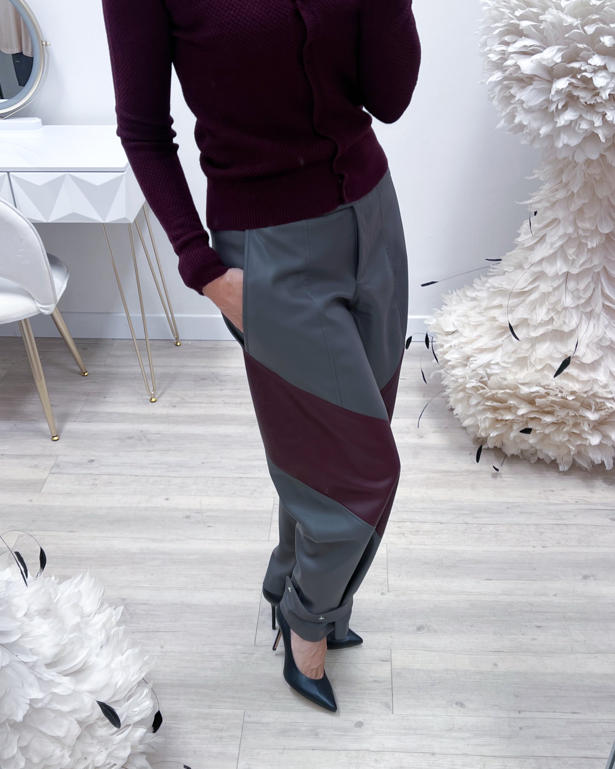 PANTALONI ECOPELLE CON INSERTI