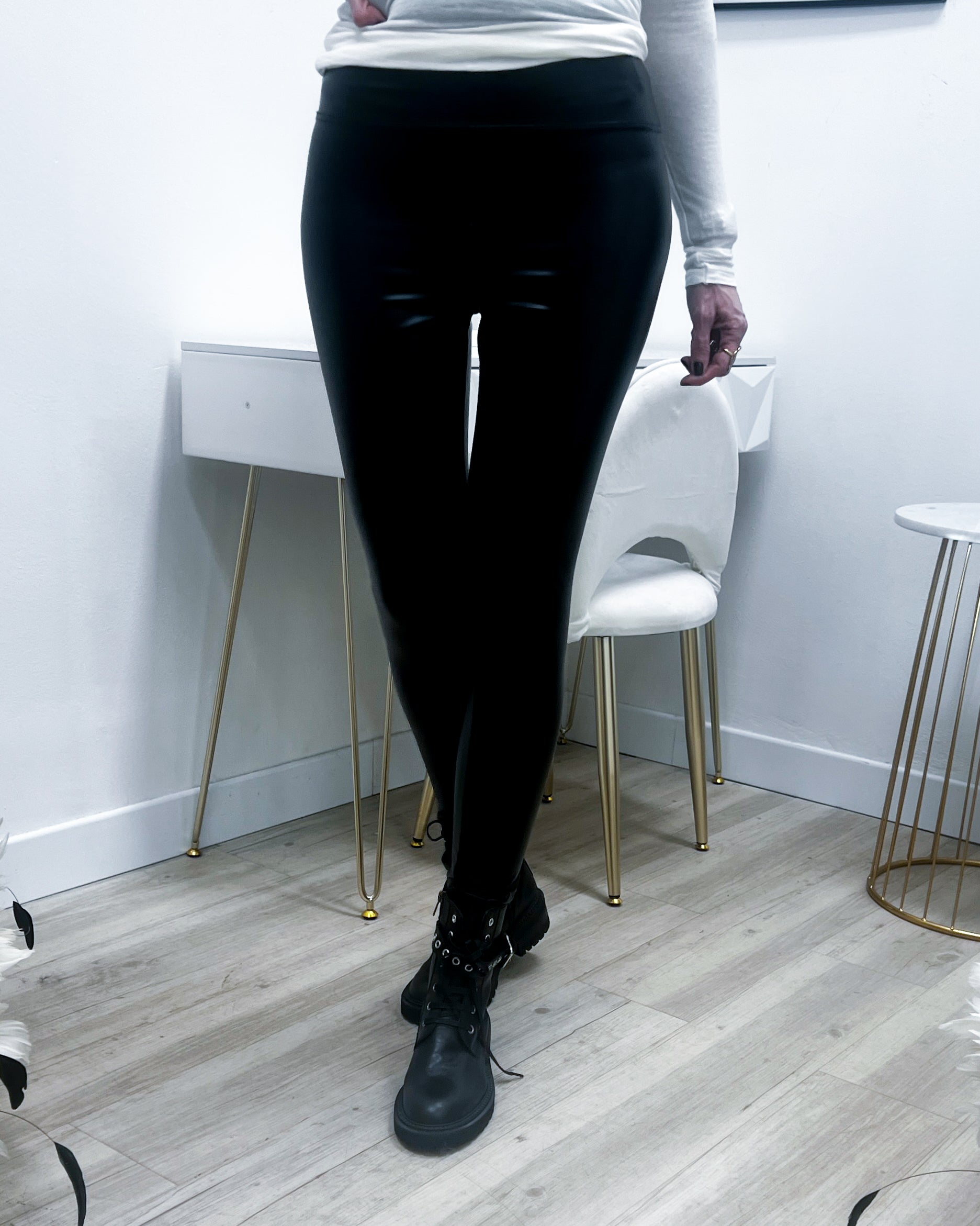 LEGGINS EFFETTO PELLE