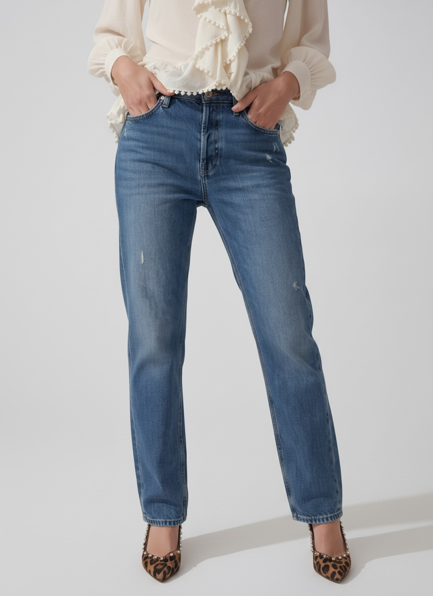 JEANS STRAIGHT WASH MEDIO