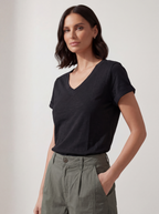 TSHIRT SCOLLO A V BLACK