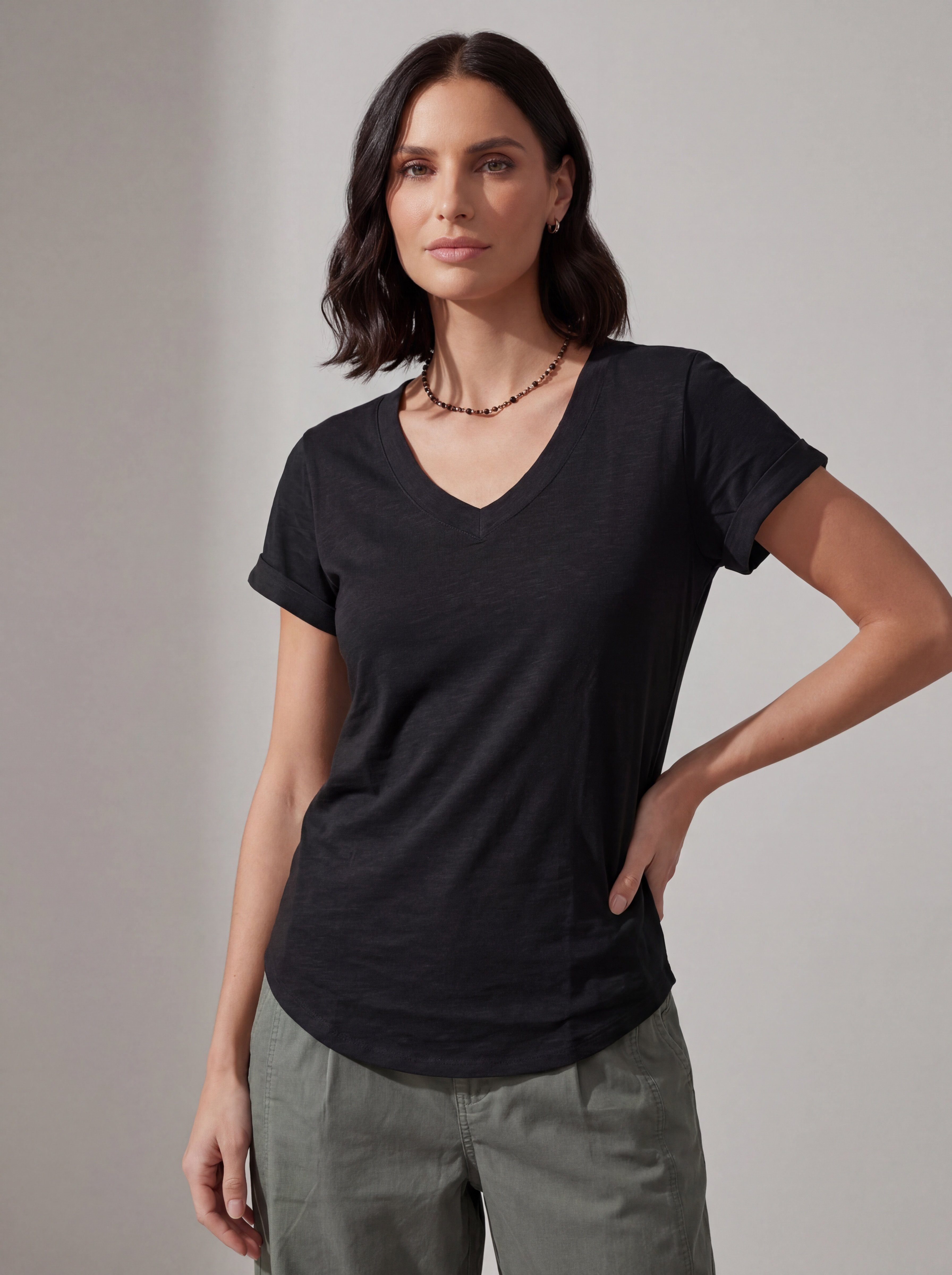 TSHIRT SCOLLO A V BLACK