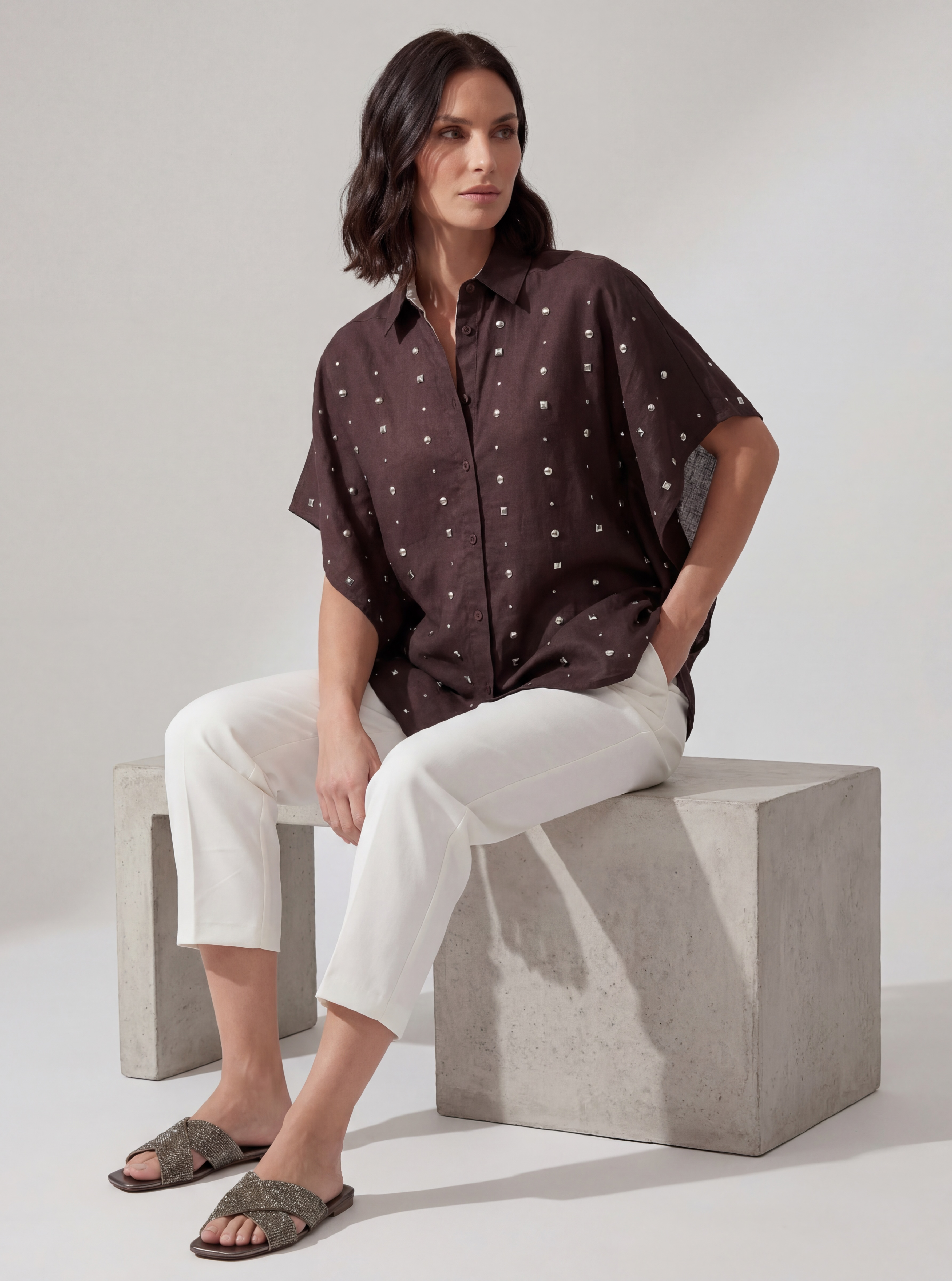 CAMICIA CON APPLICAZIONI GIOIELLO