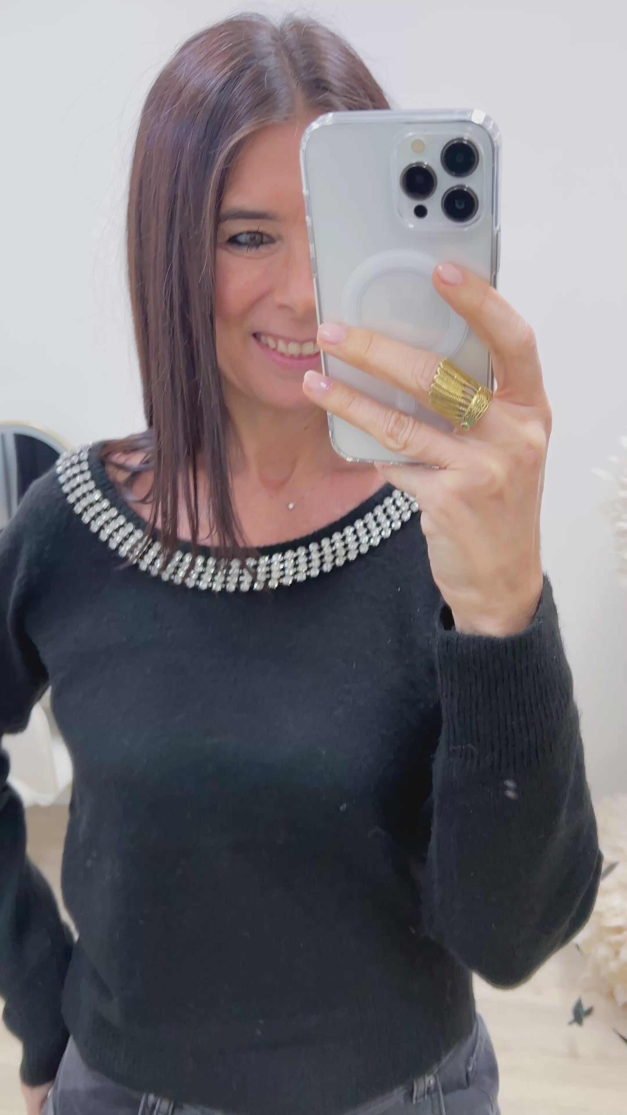 MAGLIONE SCOLLO A BARCA NERO